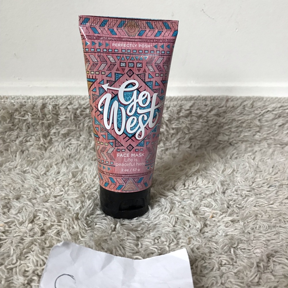 Perfectly Posh Go West Exfoliating Face Mask New